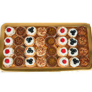 Charola surtida con tartas y mostachones.     ( 32 pz. )